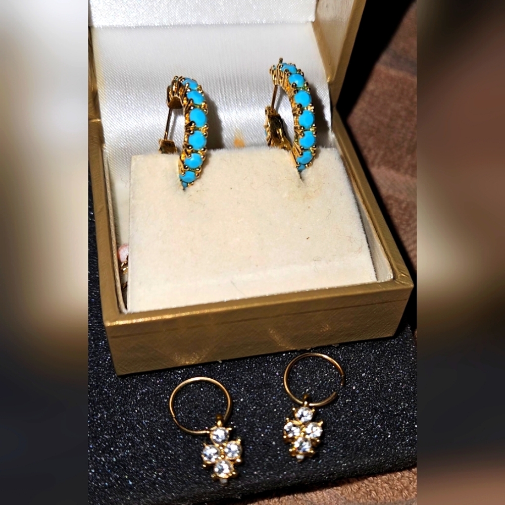 2 X Joan Rivers Earrings